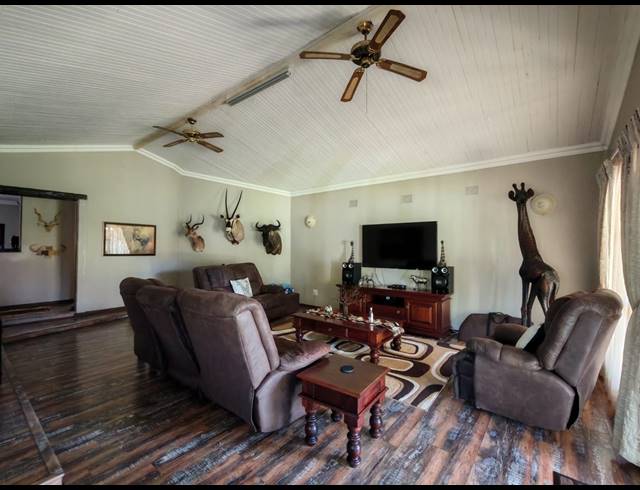 4 BEDROOM HOUSE FOR SALE IN THREE RIVERS EAST